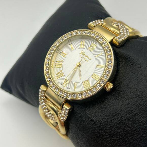 Geneva Platinum Gold Crystals Cuff Watch New Battery - Picture 2 of 8